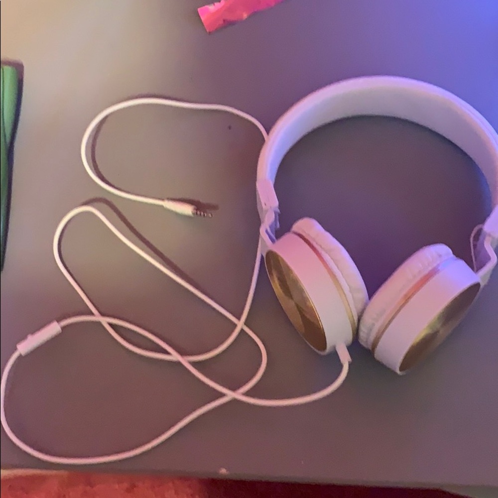 Wired Headphones